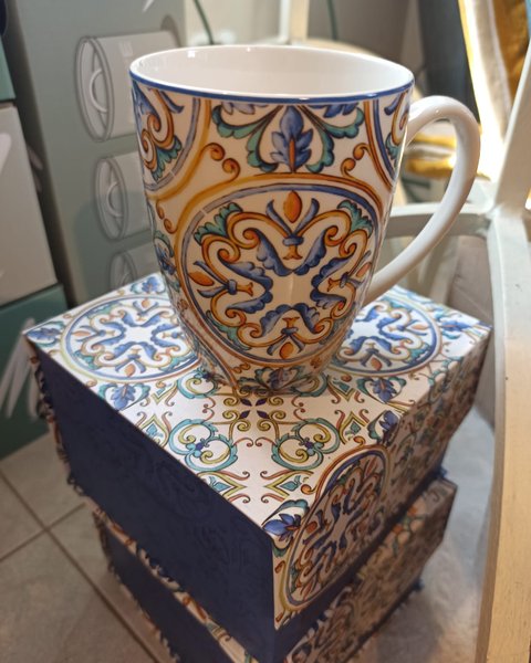 Tazza Brandani decoro maiolica siciliana - Harmony Collegno
